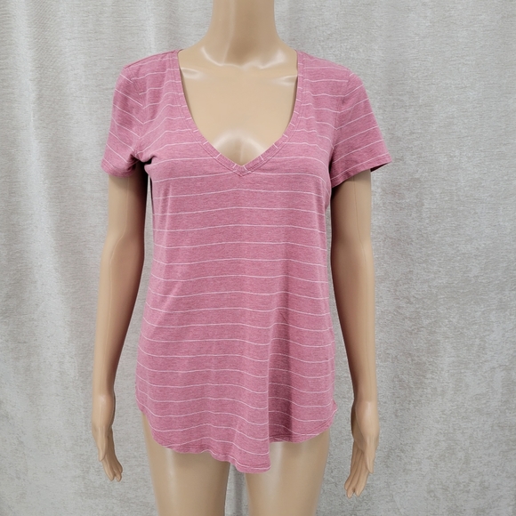 lululemon athletica Tops - Lululemon Love T-shirt V-Neck Short Sleeve   Stripe Heathered So Merlot White